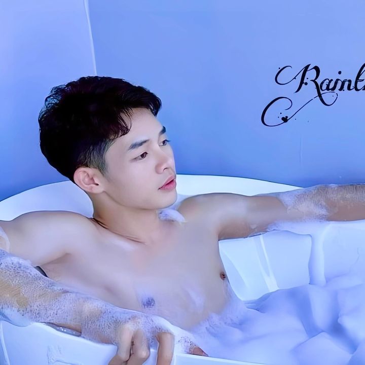 บอลล์ อนุสรณ์ (official)