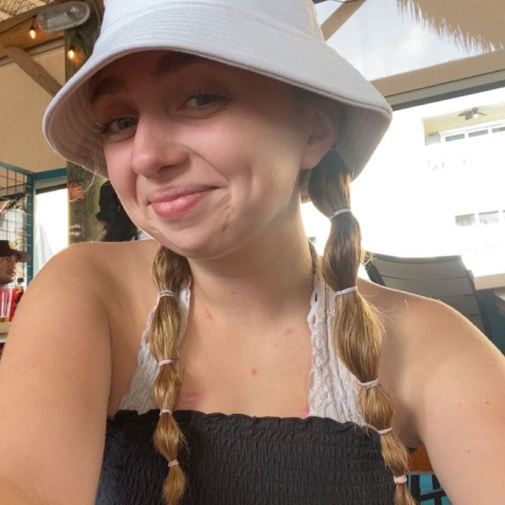 Abby✨chronically cool🦓🤍🖤