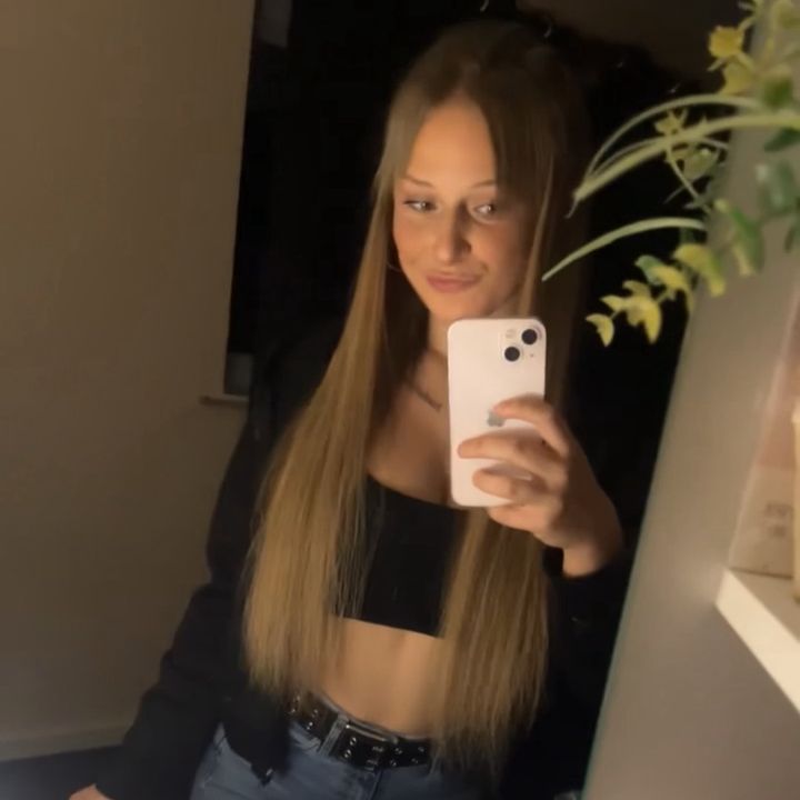 Hollie Kerr
