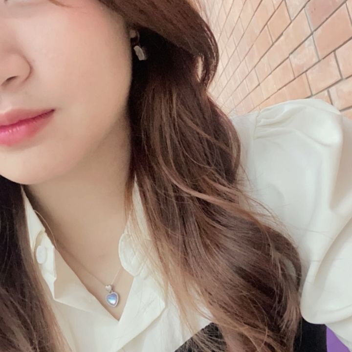 พลอยที่ชอบป้ายยา