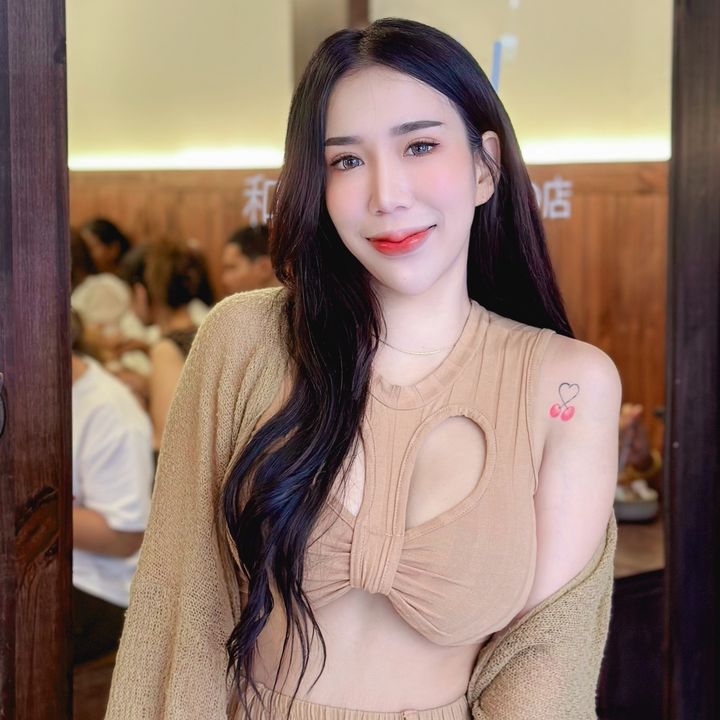 เชอรี่ที่มีหมาสองตัว🍒