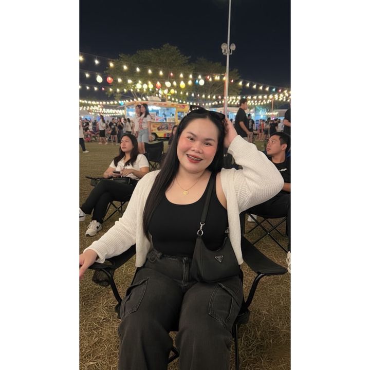 • อุ้ม •~
