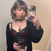 Dee 🐝