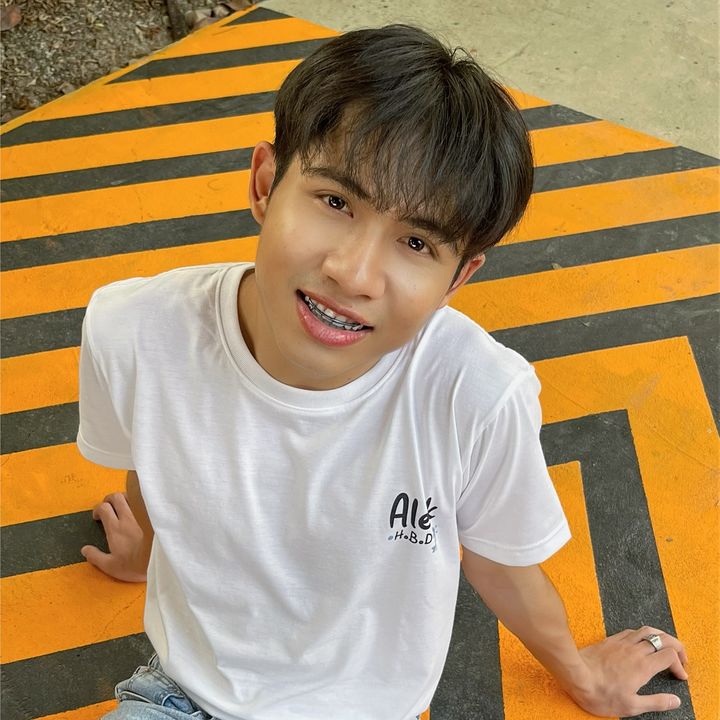 เอเลกซ์ไม่ใช่อเลกซ์