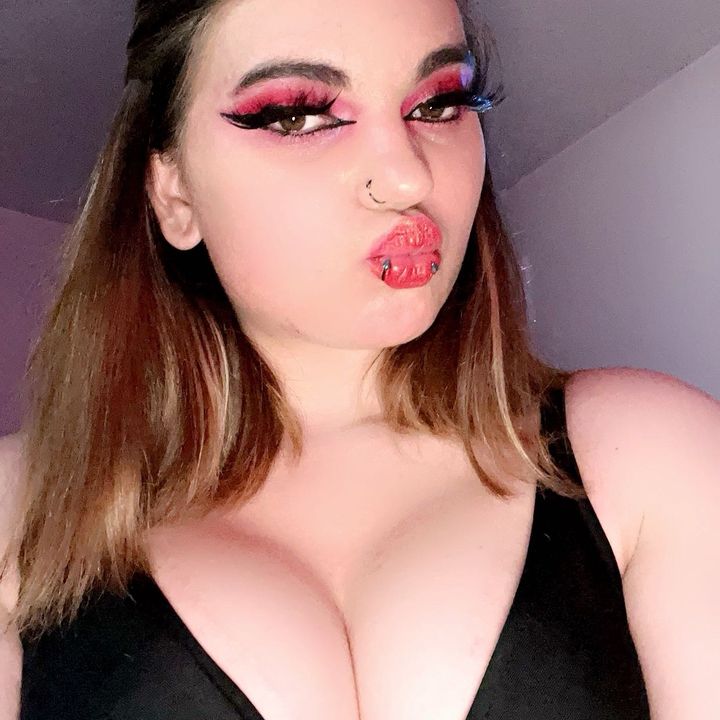 Ella🥰🤪