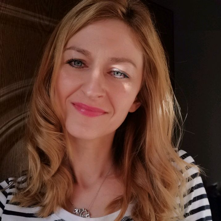 Elena Evy Stanila