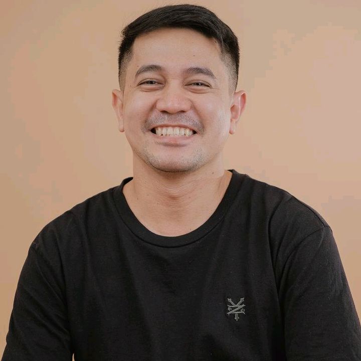 Jay Estrella