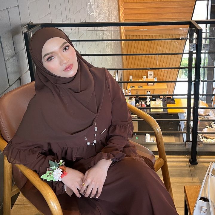 เดนิสา ที่ตัวเล็ก ๆ อ่ะ