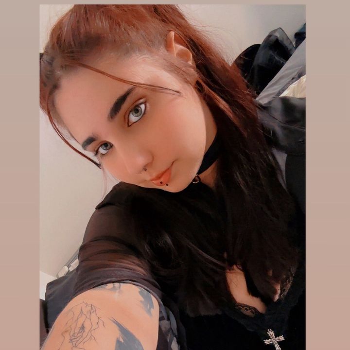 ⛓️🖤Elle is a hardLaunch🖤⛓️