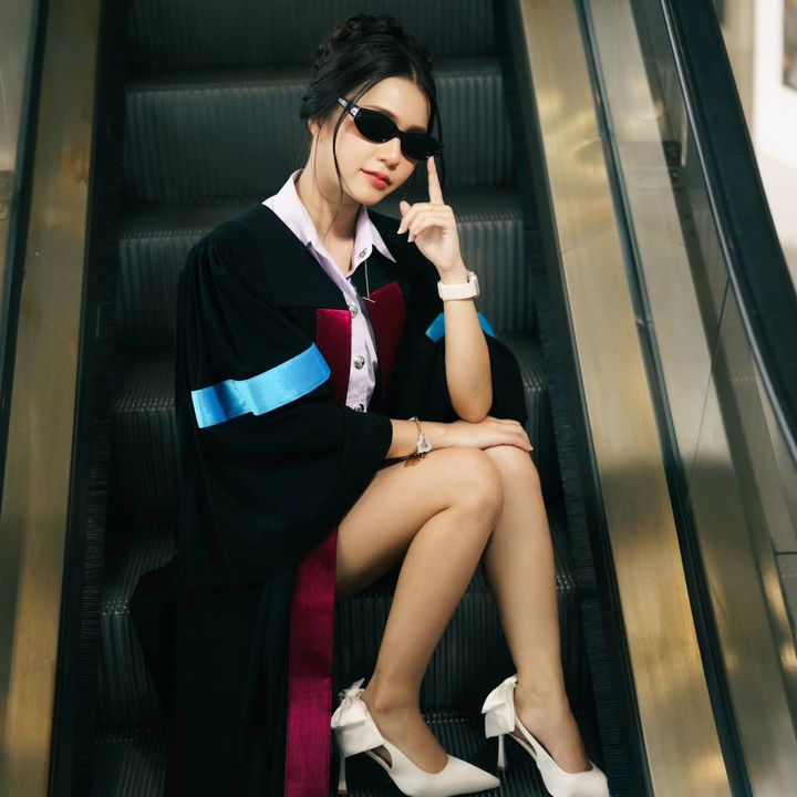รั ช ด า พ ร