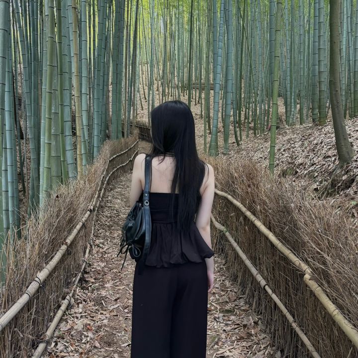 ⸜( •⌄• )⸝