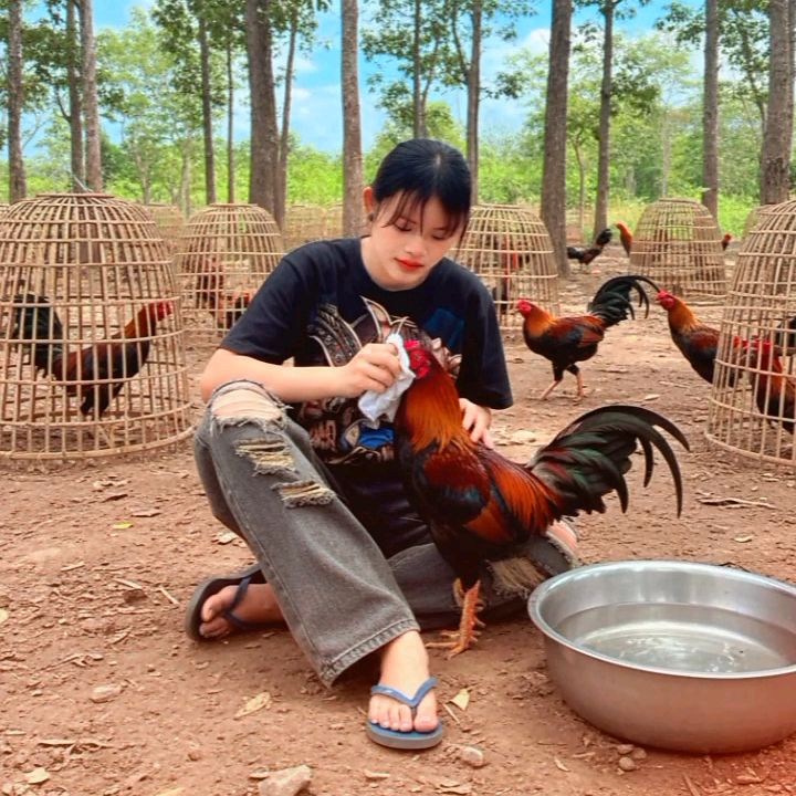 พัชร ลดา. ที่แปลว่าตัวเล็กๆ🐓
