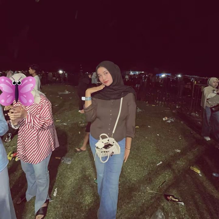 Hesti setiawati shop