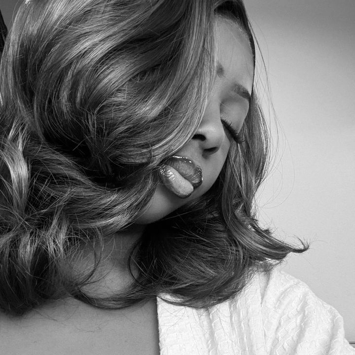 SHENIA JELAÈ