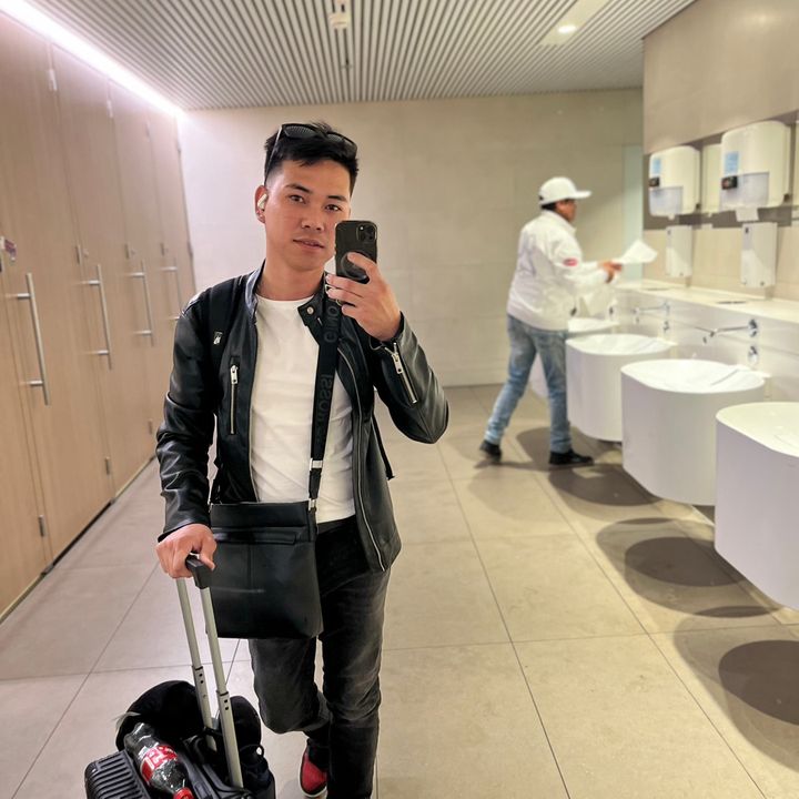 ꧁𝓜𝐑 CΔℙᖇ𝐈ℂσℝｎ꧂ 🇭🇷🇪🇺