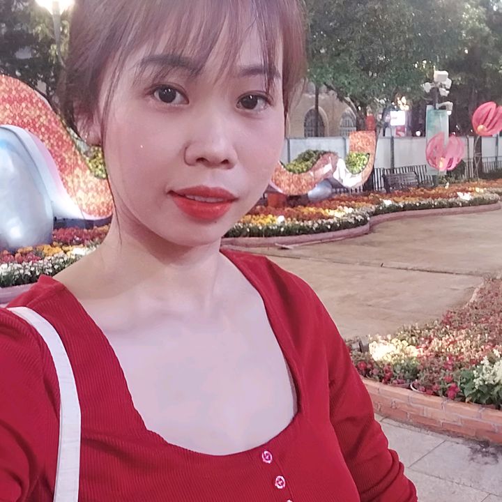 TIÊN TIỀN TỶ nèk