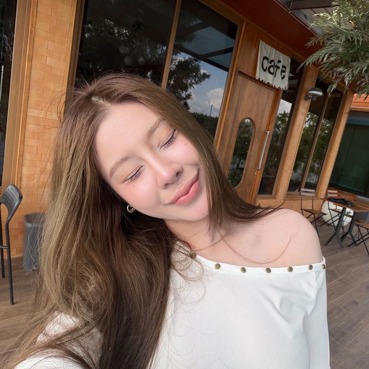 พบพลอย