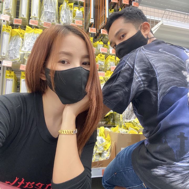 พลอย พลอยพรรณ