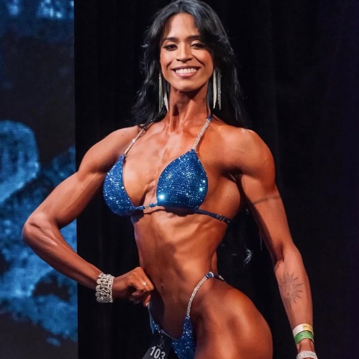 Sanaria Martins Atleta bikini