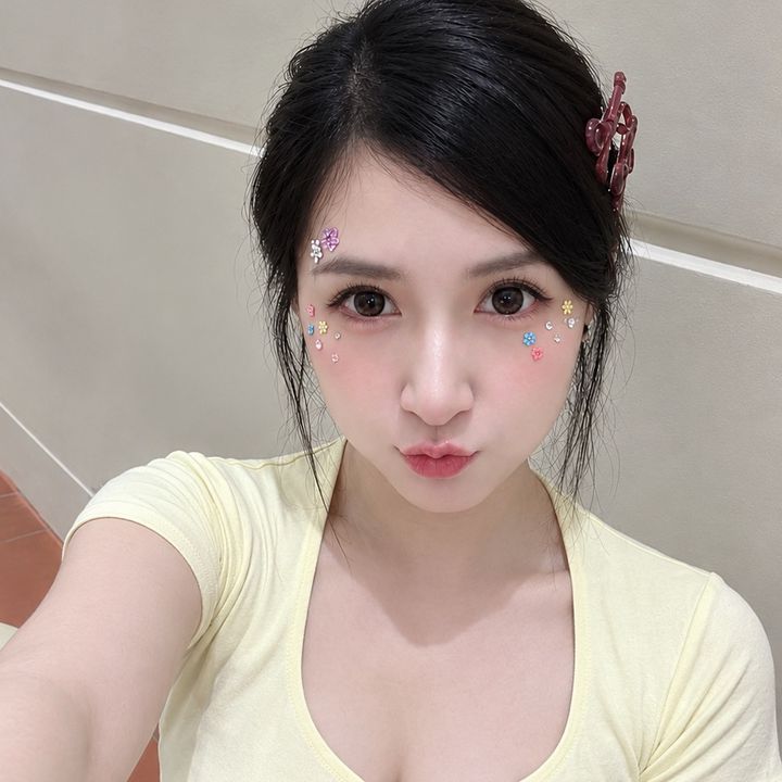 T ⋆.ೃ࿔*:･