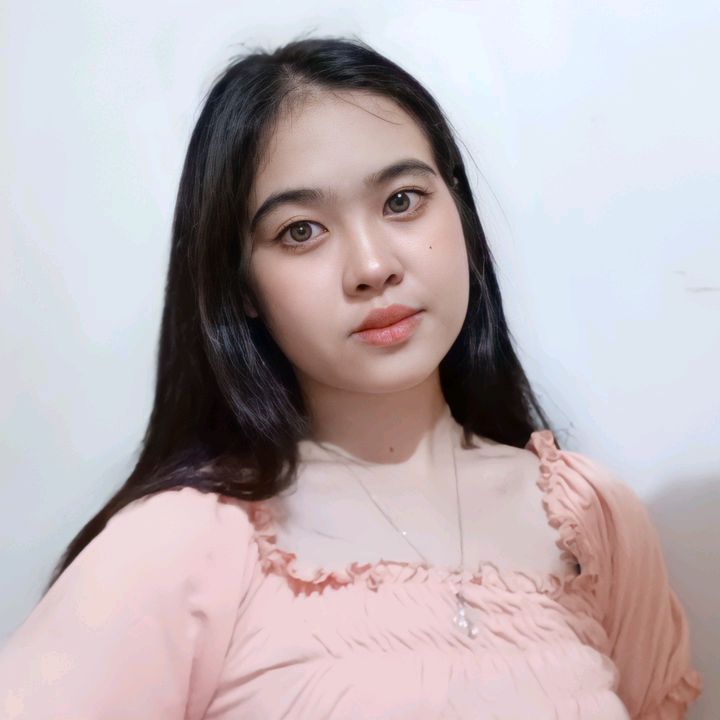 Mimi 👩🏻‍⚕️💉