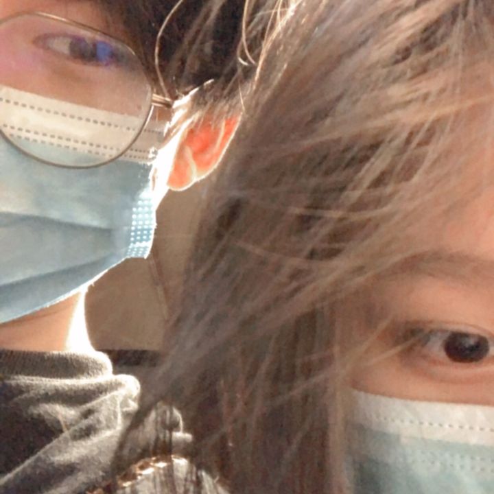 工地板砖的帅哥