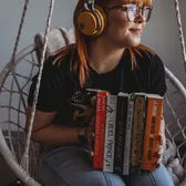 Stephanie | Books & Stuff