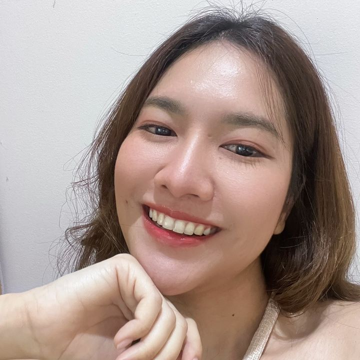 อีฟฟี่ที่ชอบดอกทานตะวันอ่ะ🌻.