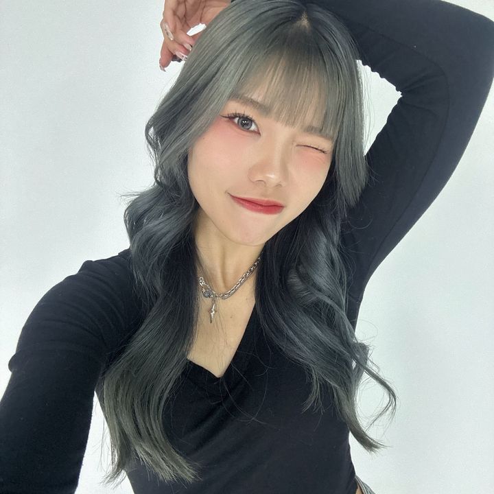 ユい