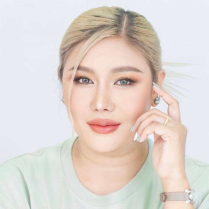 พลอย พลอยพัชชา