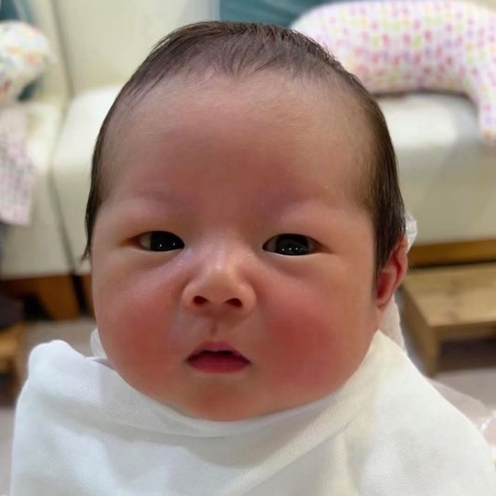 Dĩnh Dĩnh ( yǐngyǐng）