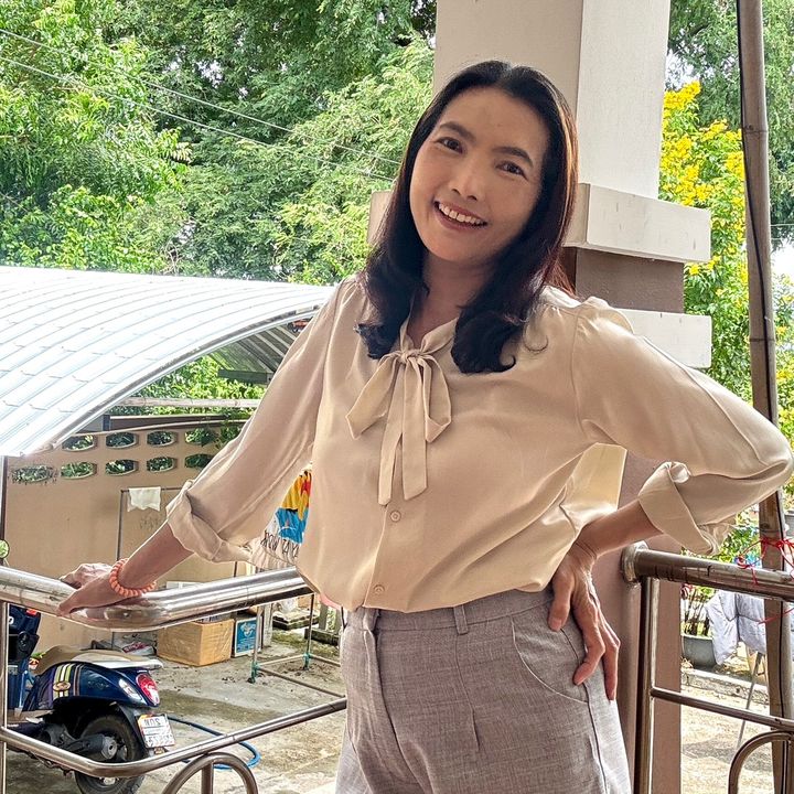 หนิงแม่ค้าชาหน้าโรงเรียน