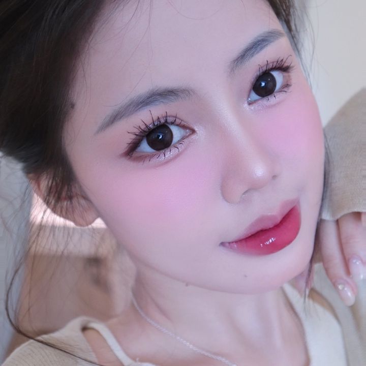 Make Up By Linh