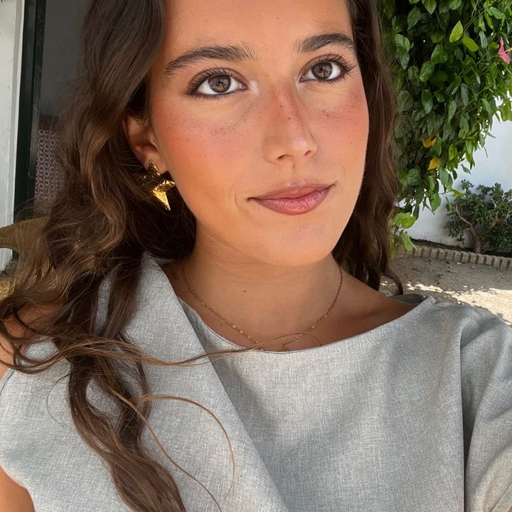 Ángela | Farmacéutica👩🏽⚕️