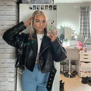 AIMEE MELANIE🍒