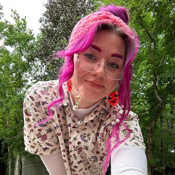 Emily🍄📖🍄 💫Books & Makeup💫