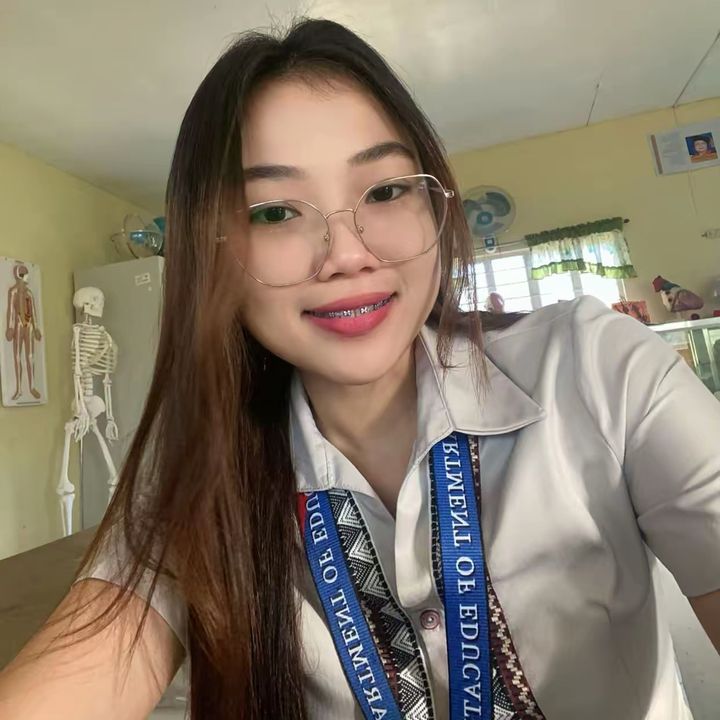 Tcher Hazel 👩🏻🏫