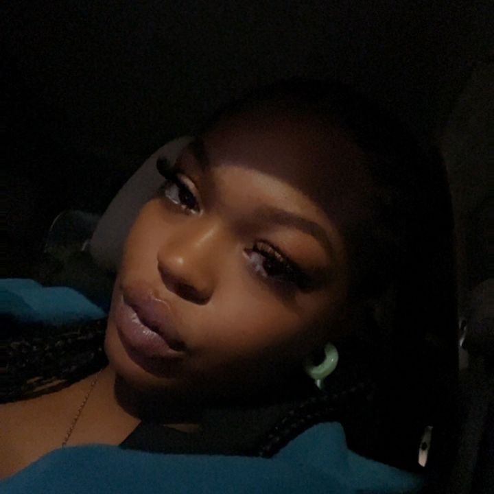 Big Mocha🍫{Live Host}