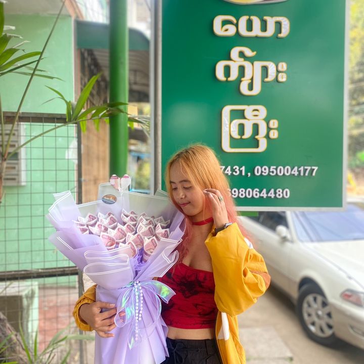 မေ🌸
