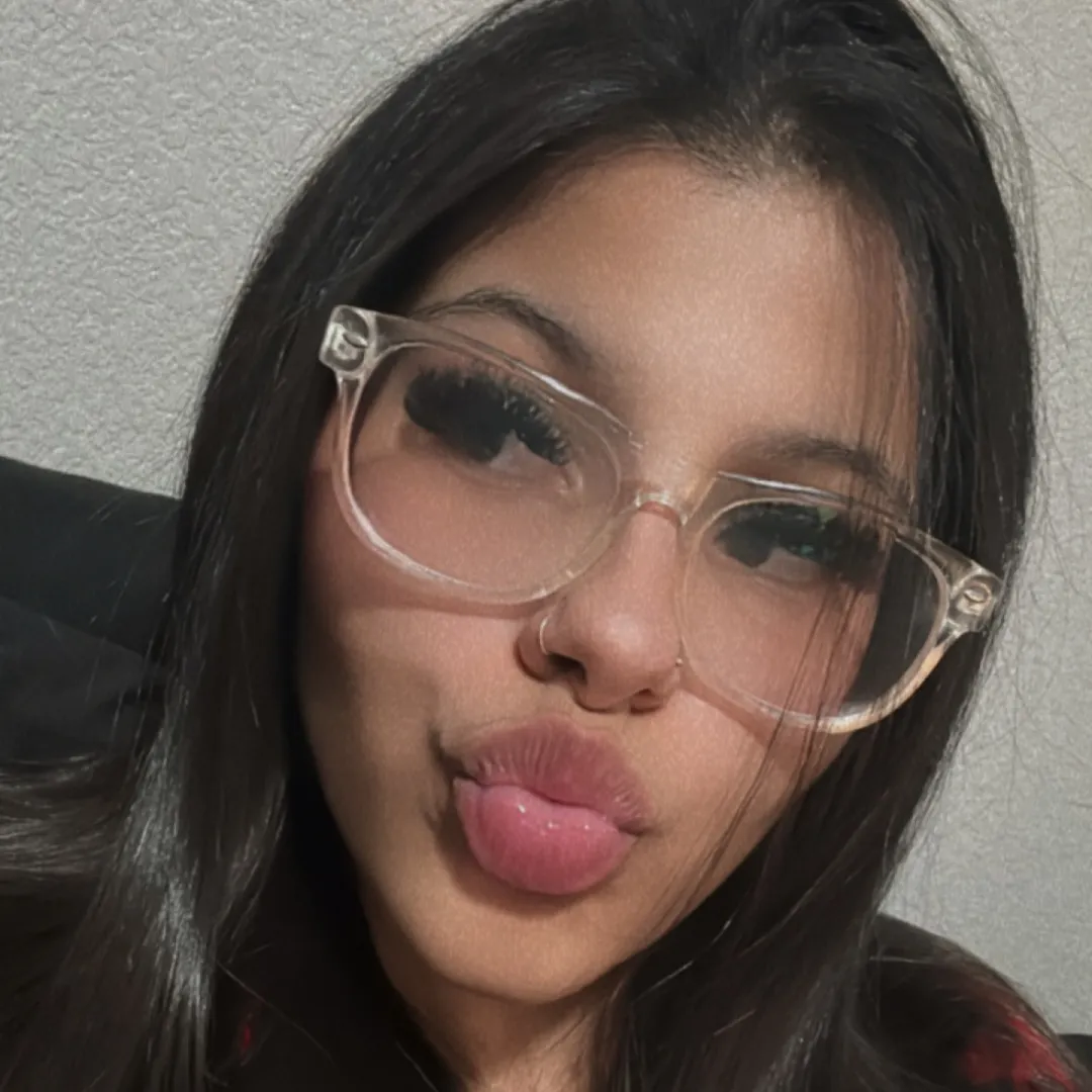 Necole . 🦋🩷