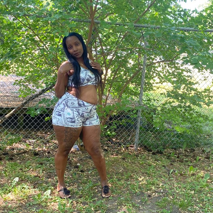 MzKay10