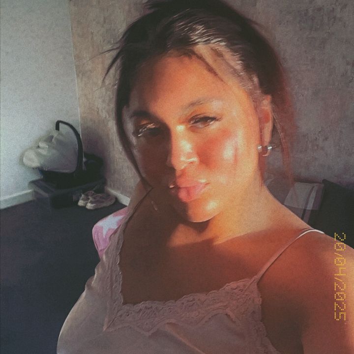 ♡ 𝓒𝓱𝓮𝔃𝓷𝔂 ♡