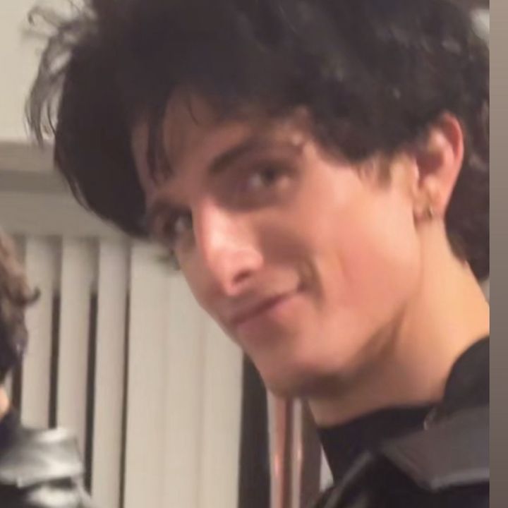 <3