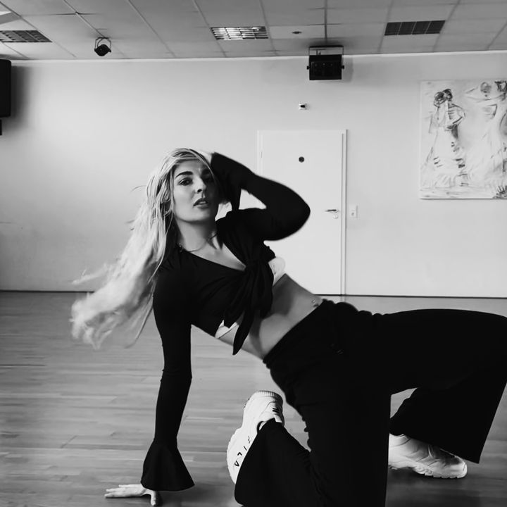 LEONIE ATHINA