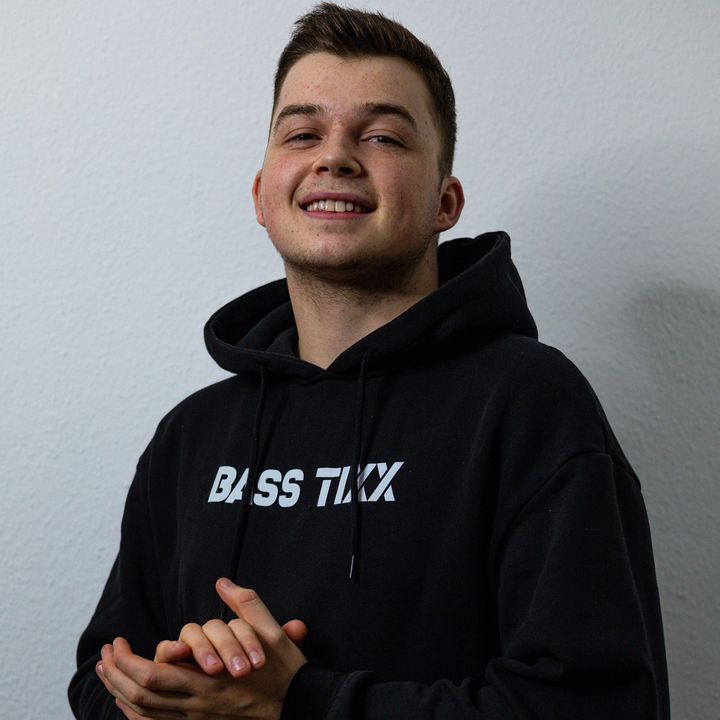Bass Tixx