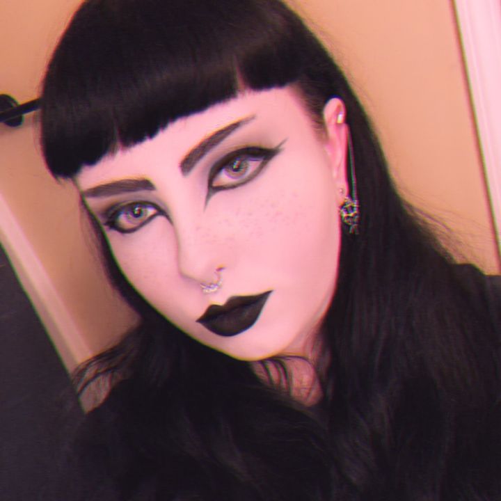 Mia 🖤