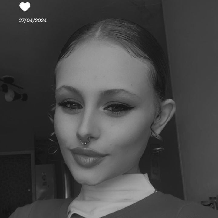 🫦