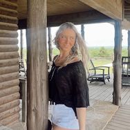 kimberly resch 🍸🤍