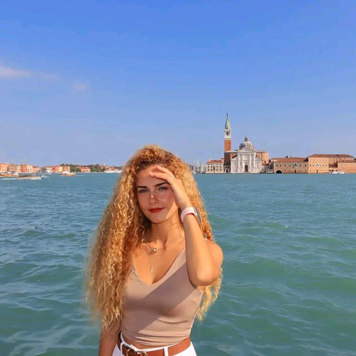 Cristina UGC