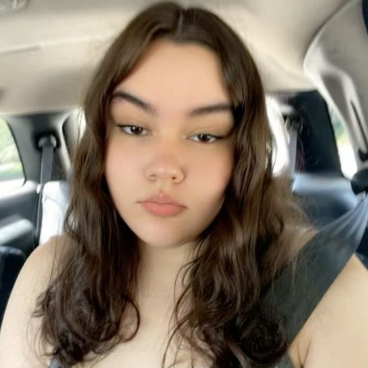 Julie🤩